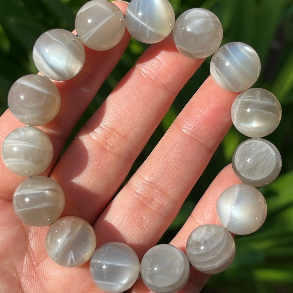 14mm‎ stretchable flashy silver moonstone bracelet 0141